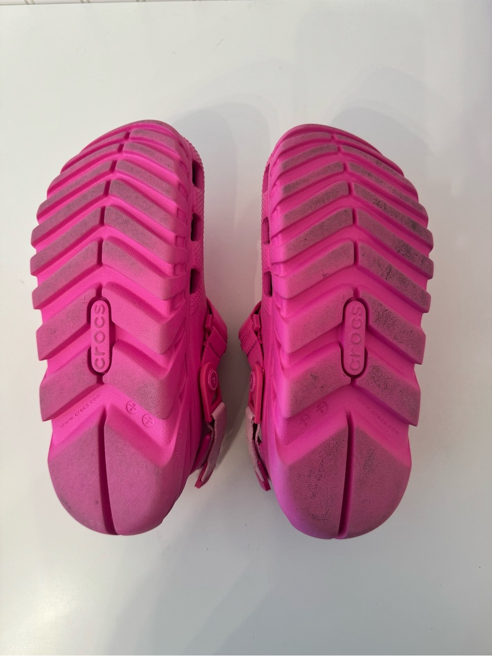 Post Malone x Crocs Duet Max Clog Electric Pink Women’s Shoes with Velcro Straps - Picture 7 of 10